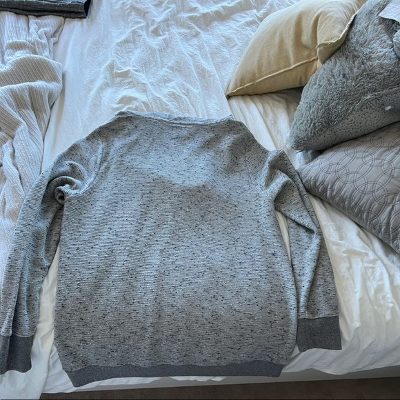 Guess grey hoodie, great for going out and fall weather. - Picture 3 of 3